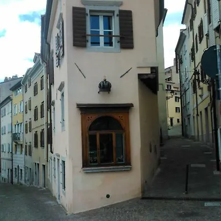 Holiday home Casa Vacanze All'angolo